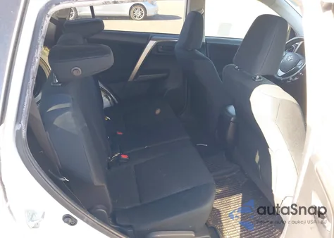 2018 Toyota Rav4 Le z USA, uszkodzony, nr VIN JTMZFREV0JJ166951